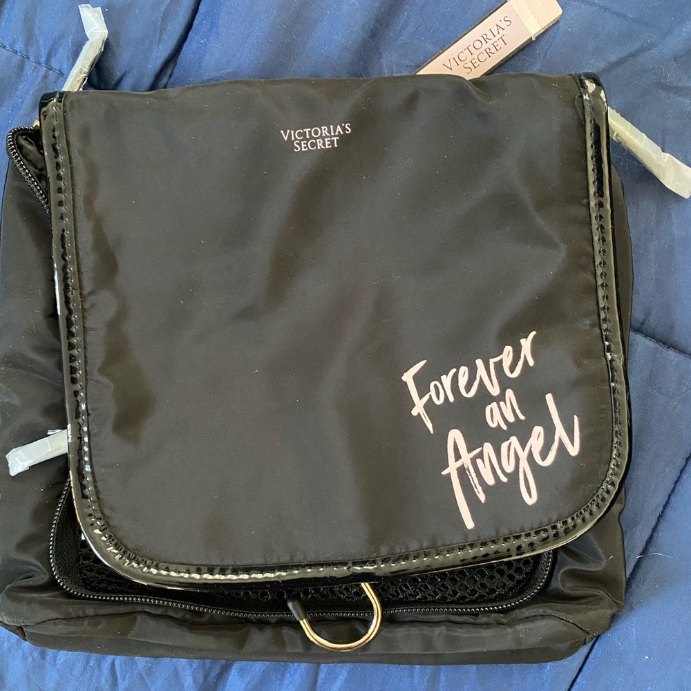 Travel cosmetic bag